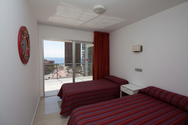 Apartamentos Niza Benidorm Luaran gambar