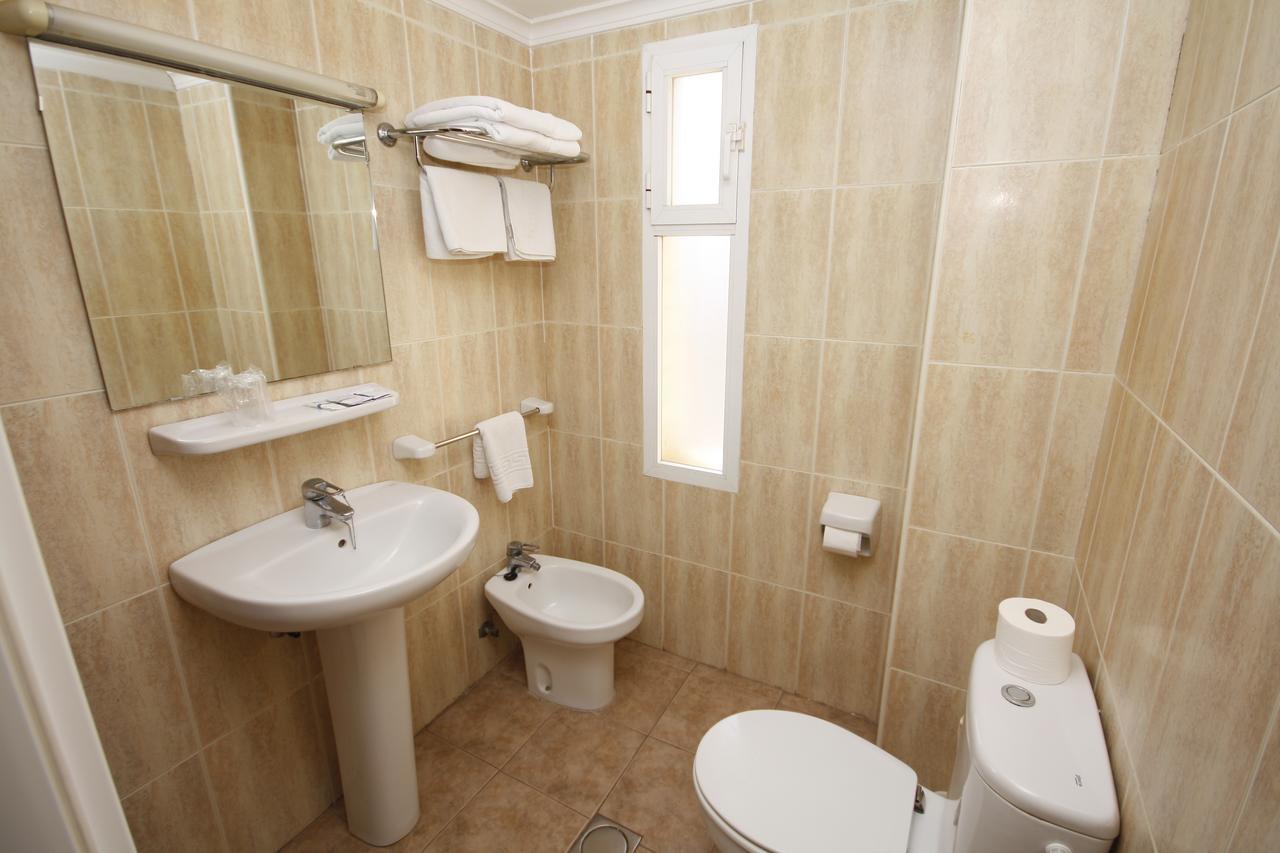 Apartamentos Niza Benidorm Bilik gambar
